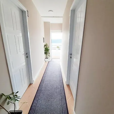 Hotel Ku&na *