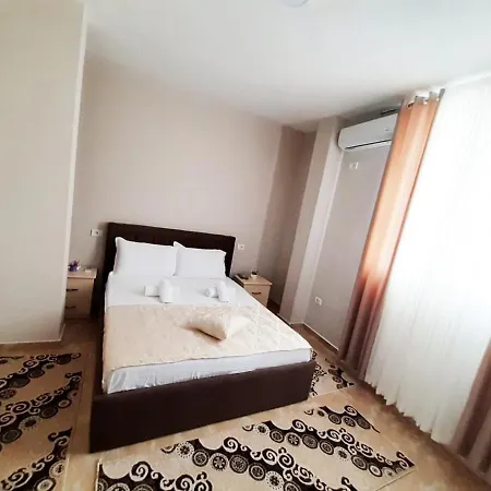 Hotel Ku&na *